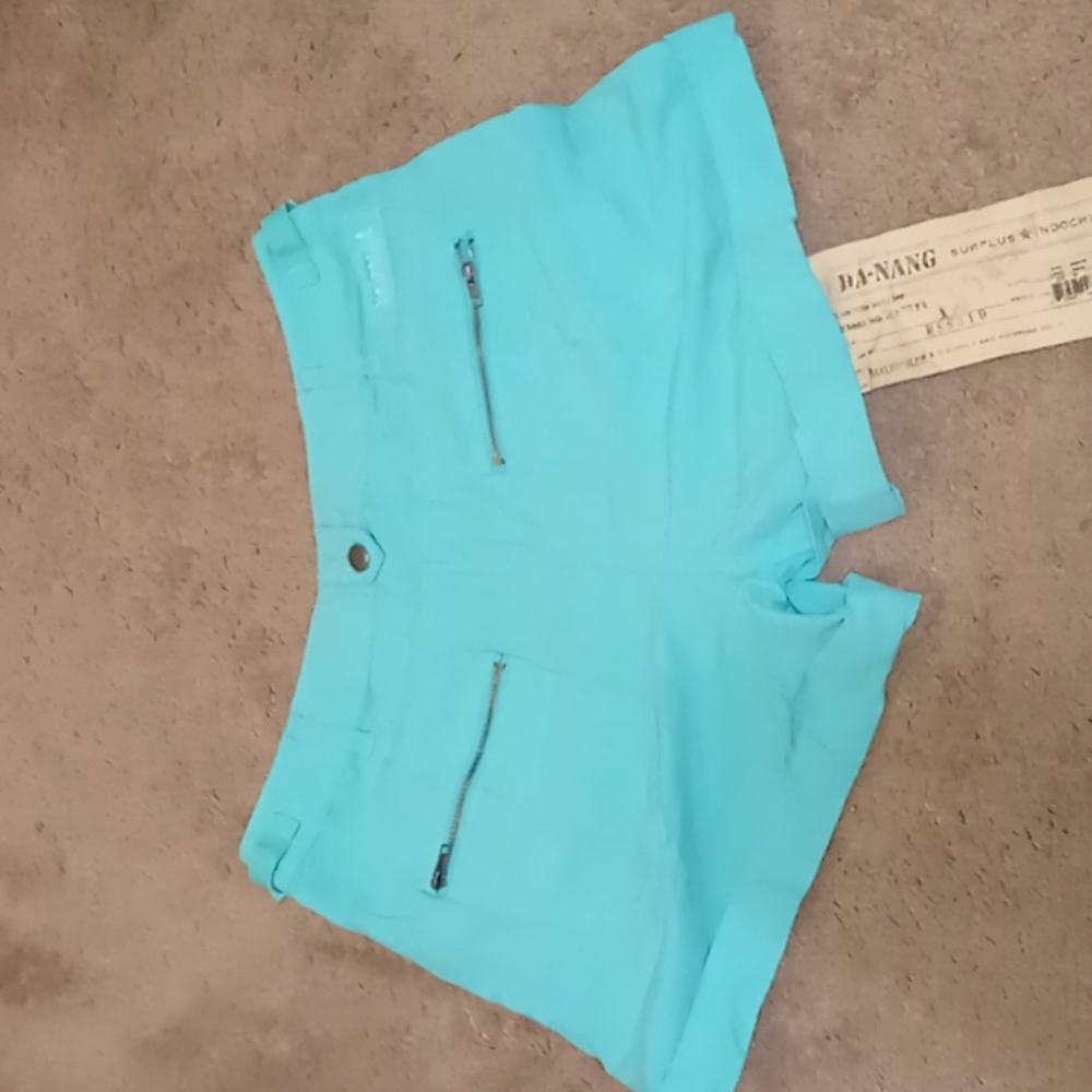 Da-Nang shorts XS like new, no tags